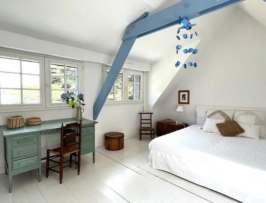 Fantastic 6 Bedroom House With Stunning Sea View Arzon