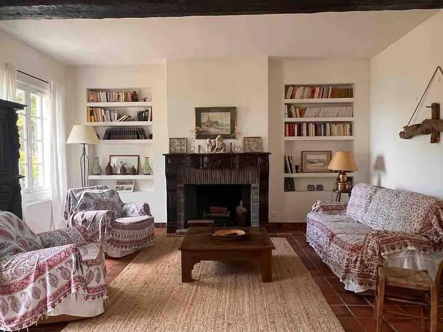 Fantastic 6 Bedroom House With Stunning Sea View Arzon