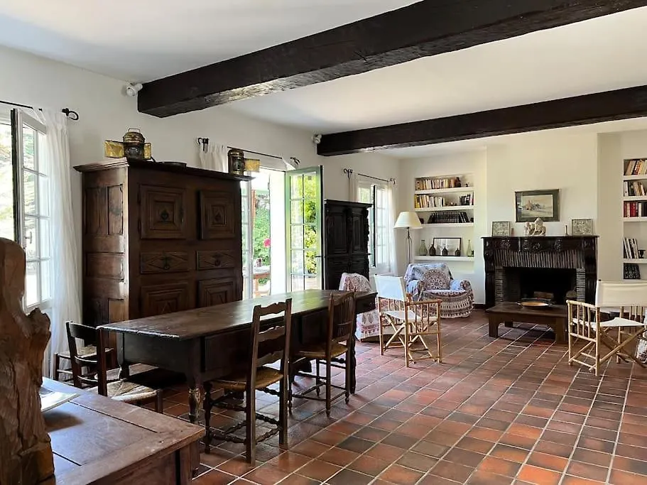 Fantastic 6 Bedroom House With Stunning Sea View Arzon France
